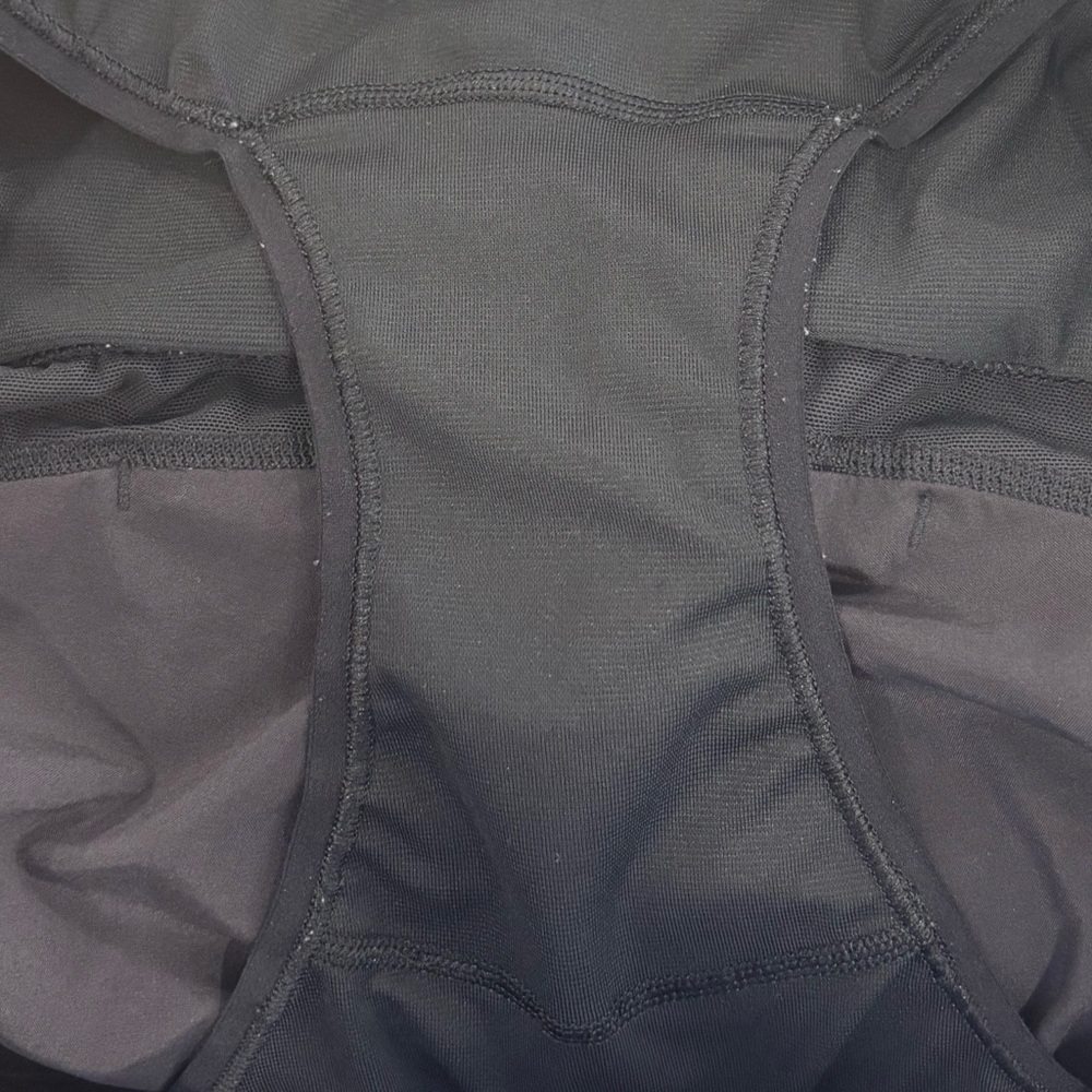 (SOLD) Lululemon Run Times Shorts II 4" Size 12 In Black - Picture 5 of 8